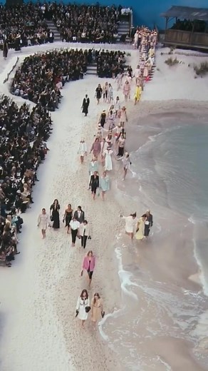 CHANEL Spring Summer 2019 Runway Models | Fashion Show Highlights