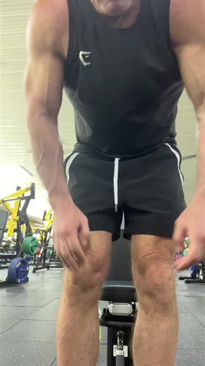 Dumbbells press. #bodybuilder #pain #gym #fitness #healthy