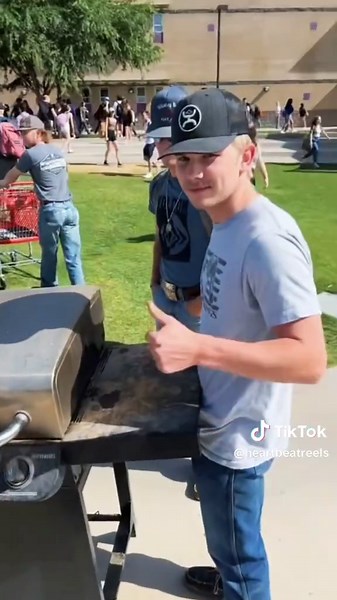 Anything can be backpack but backpack 😂#schoollife#backpack#anythingbutabackpack#trending#fyp