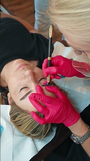 Le Microblading ? Le secret des sourcils parfaits.