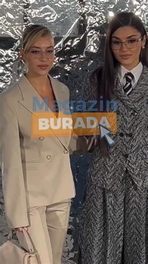 88 reactions · 15 comments | Milano Moda Haftası’na katılan Hande ve Gamze Erçel, kardeşler, dünyaca ünlü bir moda devinin defilesine katıldı.朗 #handeerçel #gamzeerçel #moda | Magazin Burada | Facebook