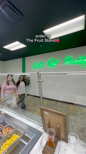 61K views · 610 reactions | fruit stand dates with your bestie >>  #ohio #friends #clefood #smoothiebowl | The Fruit Stand | Facebook