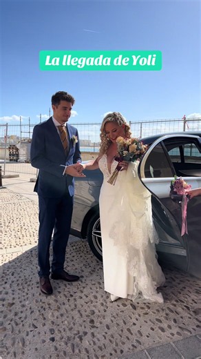 La Llegada de Yoli: Un Momento Mágico en su Boda de Destino