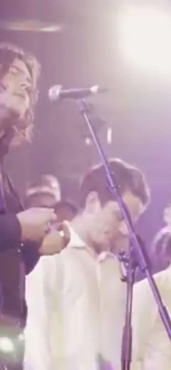 Emotional Performance of 'I Found' by Amber Run in Choir