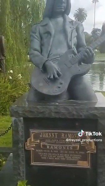 Johnny Ramone Grave Visit at Hollywood Forever Cemetery