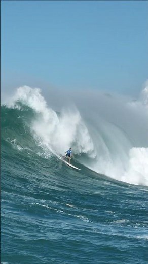 Paddling MOUNTAINS at Waimea Bay