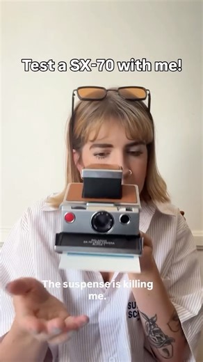 Summer Grace - LA wedding photographer + educator on Instagram: "SX-70 vlog is now hereee. I can’t wait to try this camera out more but for the time being here is a video of me testing one I was given from a friend who found it cleaning out a job site. I literally have the best friends ever and can’t wait to learn how to use this even better. The quality is top tier. The focusing and exposure can be difficult to nail on the first try but overall I loveee it. — Are you a Polaroid fan?! Have you t