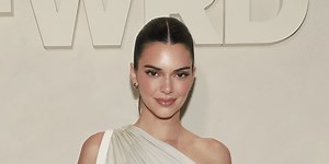 Kendall Jenner's tiny navy bikini is a complete end of summer mood