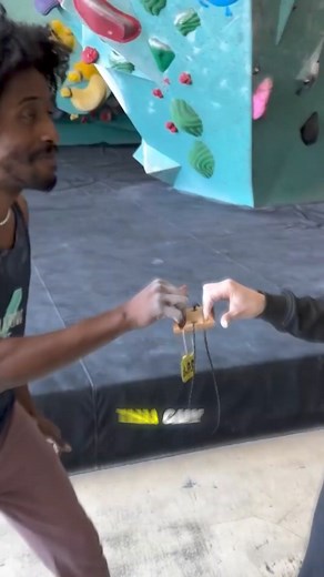 Man VS Woman (Grip Strength) | DanDivi