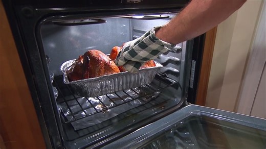 Here are some safety tips before preparing that Thanksgiving feast