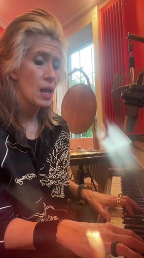 Improv Musical Performances with Imogen Heap