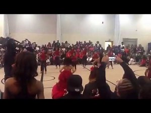 Baby dancing dolls stand battle 2014