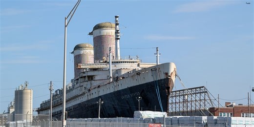 Historic ocean liner’s move to Gulf Coast delayed by rough weather