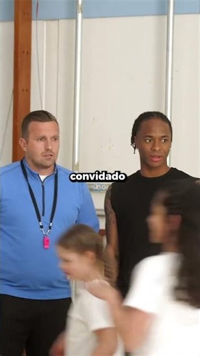 Por que o Sterling corre desse jeito? 🥺 #futebol