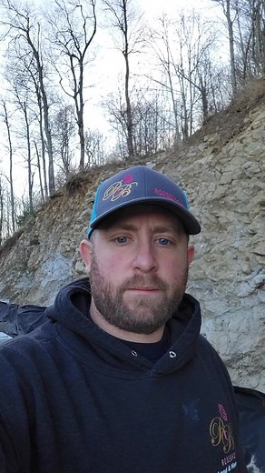 Retaining Wall Run Down. I'm Cold and Shivering, but I go over the Verti-Block wall system. #retainingwalls #blowingrock #RoseBrookeLH #bobcatequipment #mountain #life