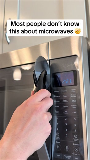 How to Make Perfect Eggs in the Microwave: A Life Hack