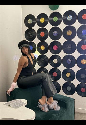 11,000 subscribers on substack!! Thank you so much for readinggg 🤍 #substack #writer