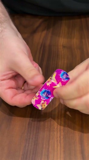 ¡Fija tu vendaje como un experto! 🩹 Este truco lo mantendrá en su lugar por más tiempo