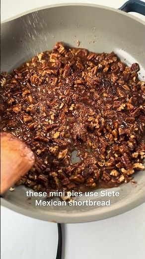 No-Bake Mini Pecan Pie Bites (Gluten-Free, Healthy-ish + SO Easy)