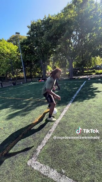 How to Defend 1v1 in Football: Must-Improve Tips for 75% Success