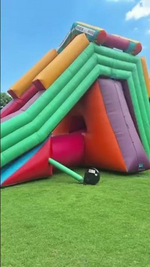 School fun is memorable with these giant jumping castles #bouncingcastle #jumpingcastles
