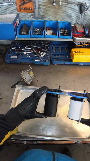 Fuel filter replacement on a Jeep Renegade 🚗#POV#fuelfilter#diesel#jeeprenegade#jeep