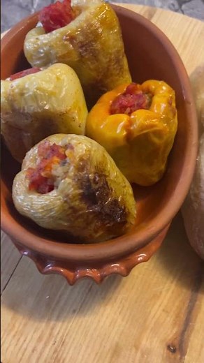 Punjene paprike koje osvajaju! 🌶️ / Stuffed peppers that steal the show!