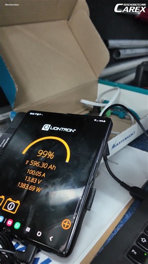 Programmierung Mastervolt auf Lithium! CAREX Reisemobiltechnik Mit der Programmierung des Mastervolt-Systems auf Lithium-Batterien bringen wir dein Wohnmobil auf den neuesten Stand der Technik. Dieses intelligente System sorgt für maximale Energieeffizienz, höchste Sicherheit und volle Kontrolle – egal, wo du unterwegs bist. Dank der präzisen Abstimmung auf Lithium-Technologie werden die Batterien schneller geladen, optimal genutzt und zuverlässig geschützt. Das Ergebnis: mehr Leistung, weniger 