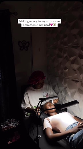 Book Your Lash Extension Appointment Today!