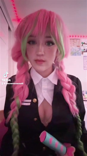 Mitsuri Kanroji Cosplay Showcase