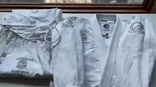 Step into the fight with confidence 🥋💪 Our premium Jiu Jitsu Gi is built for champions — lightweight, durable, and designed for ultimate performance. Train harder, roll better, and feel the difference! 🇺🇸🔥 #JiuJitsu #BJJGi #BJJLife #MartialArts #FightGear