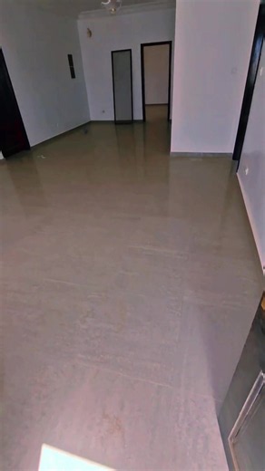Appartement 4 chambres avec salles de bain et balcon - description complète