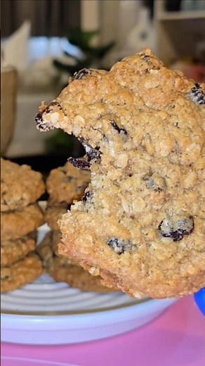The best soft and chewy oatmeal raisin cookies,full recipe+method on video #recipe #baking #cookies