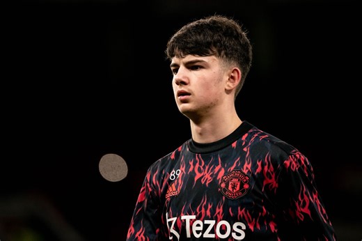 Tyler Fredricson signs first pro Manchester United deal
