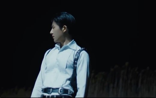 每日推歌|B.I 金韩彬-WATERFALL“与坠落的同时重新开始的瀑布 That's me”
