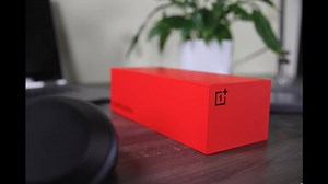 Thoughts from The Lab on the #OnePlus8Pro from first-time OnePlus user @DriesBleus: 🛠️ Top-notch build quality 🎨 Fantastic, color-accurate, large 120 Hz QHD screen 📷 Camera setup that impressed even a DSLR snob like me 🔋 Excellent battery life and fast charging Read the full review - https://onepl.us/TheLab1 | OnePlus