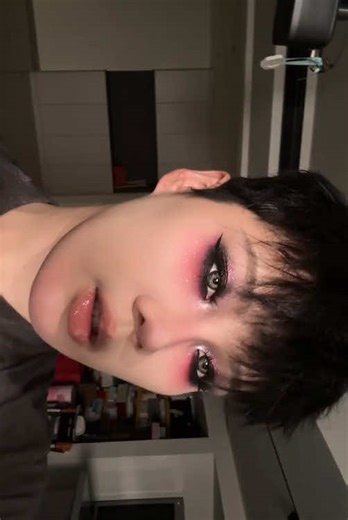 Ghost Hangover Smokey Look: Comfort Zone Makeup Tutorial