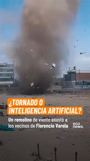 EcoNews en Español on Instagram: "🌪 Ni tornado ni inteligencia artificial: un remolino de viento sorprendió a vecinos de Florencio Varela. ➡️ En plena calle se formó un remolino de viento que levantó tierra y basura, y llamó la atención de quienes estaban en la zona. 💨 El fenómeno, conocido como Dust Devil, ocurrió en medio de la ola de calor que afecta a la provincia de Buenos Aires. A diferencia de los tornados, no se forma en nubes ni tormentas, sino a nivel del suelo, cuando 