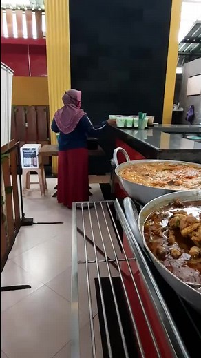 pembeli pertama,,,belum buka...bungkus dah,,,pecinta makanan pedas #fy... | TikTok