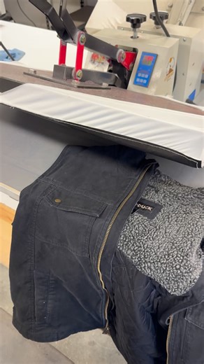 Our all-new Velcro Hook & Loop Leatherette comes with Hook AND the Loop applied and is designed to laser cut cleanly through all layers in one seamless pass. The loop side comes pre-applied with Hydbond adhesive, making it instantly ready to press onto almost any surface after cutting your patches. Key Features: Laser-cut through all layers at once (leatherette hook loop) Pre-applied Hydbond adhesive for instant application Perfect for hat patches, tactical gear, or branded accessories Made with