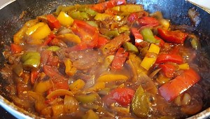 NAJBOLJI RECEPT ZA DOMAĆI SATARAŠ: Savršeno i lagano jelo - svi će vam traziti recept