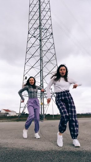 This dance should get more attention😍 dc: @kevinbannier_ #dontstopthemusic #twins #dance #fyp #foryou