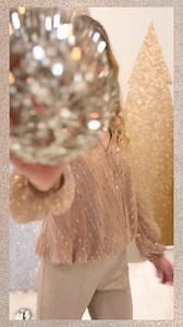 When it comes to shining holiday style...nothing is better than silver & gold. | Versona