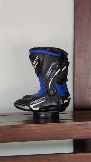 motorcycle gears/accessories on Instagram: "❌️sold RST Tractech evo 3 Size 9 Used ... We are your complete solution for riding gear. Contact us today to buy, sell, import, or exchange top-quality equipment. Have gear you're no longer using? Sell it here hassle-free! We offer only 100% genuine, original riding gear sourced internationally with a personal guarantee on authenticity. Payment: UPI, GPAY, Credit card, etc Contact: 8606807257"