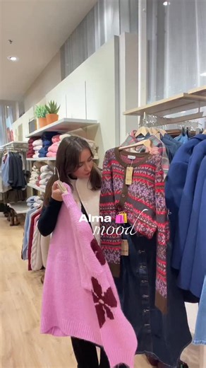Ma résolution de ces vacances : encore plus de shopping à Alma ! 🛍️✨ C’est quoi ta boutique préférée du centre ? On veut tout savoir. 👀 | Rennes Alma