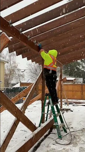 Installing Simpson H1Z hurricane ties ❄️🌨️