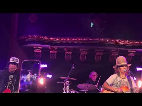 What’s Up 4 Non Blondes December 17, 2025