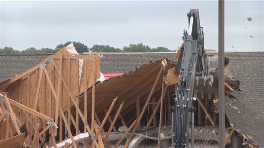Demolition of Sioux City’s Golden Corral begins