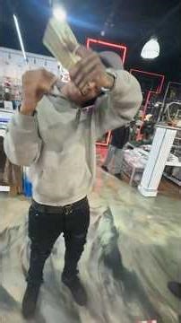 500 dollar shopping spree when you make 3 shots in a row !