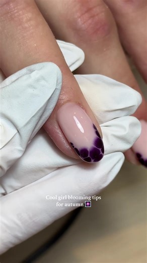 Blooming Gel Nail Tips for Autumn